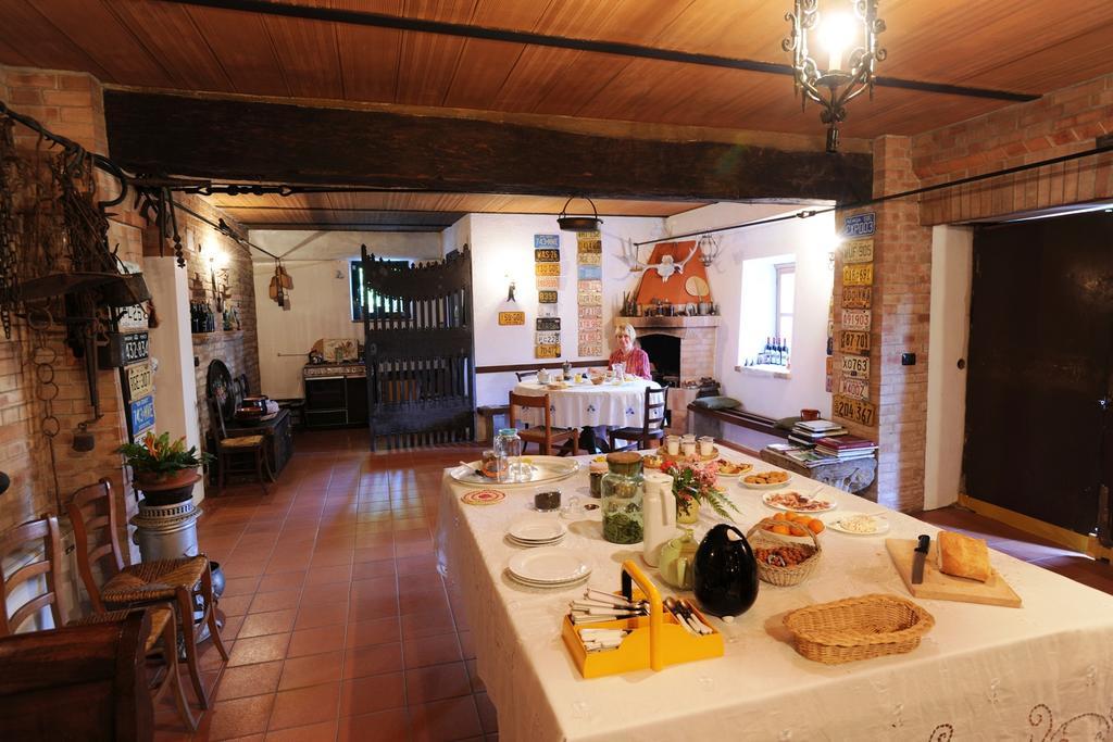 Hazelnut Valley Guarene Chambre photo